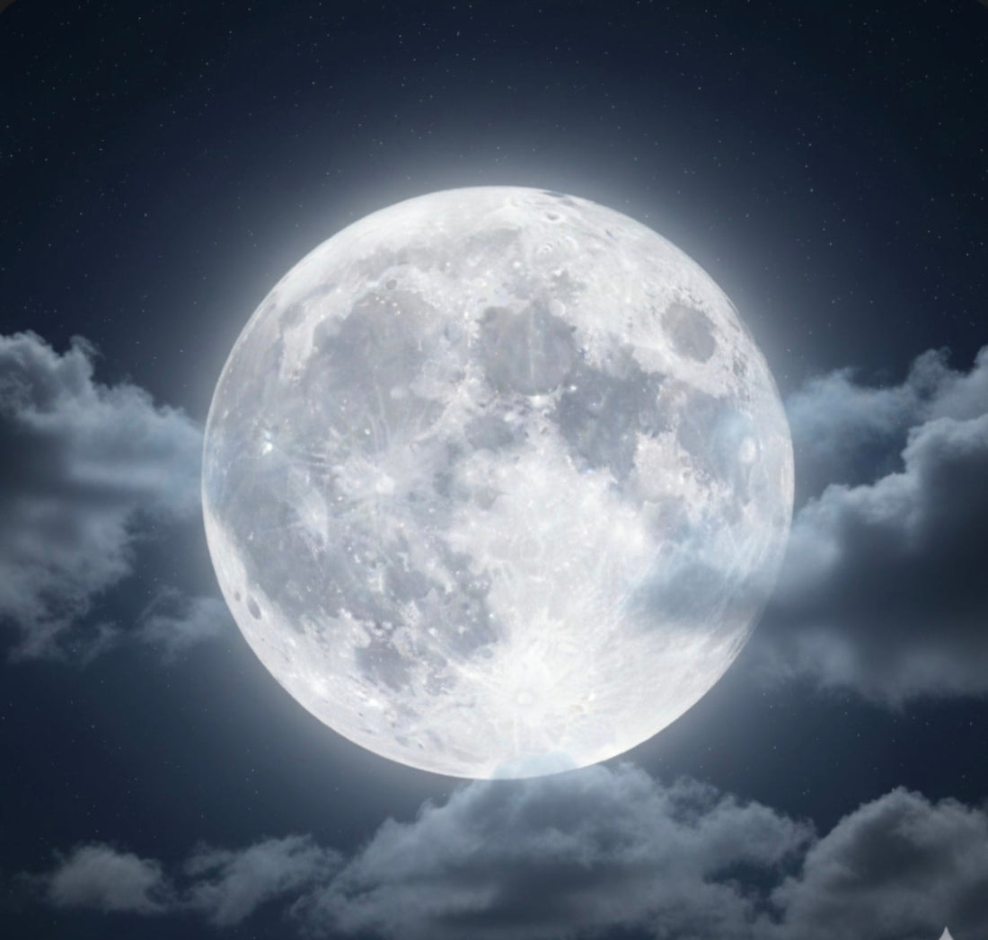 Under the Full Moon: A Celestial Guide to Rituals, Magic & Renewal