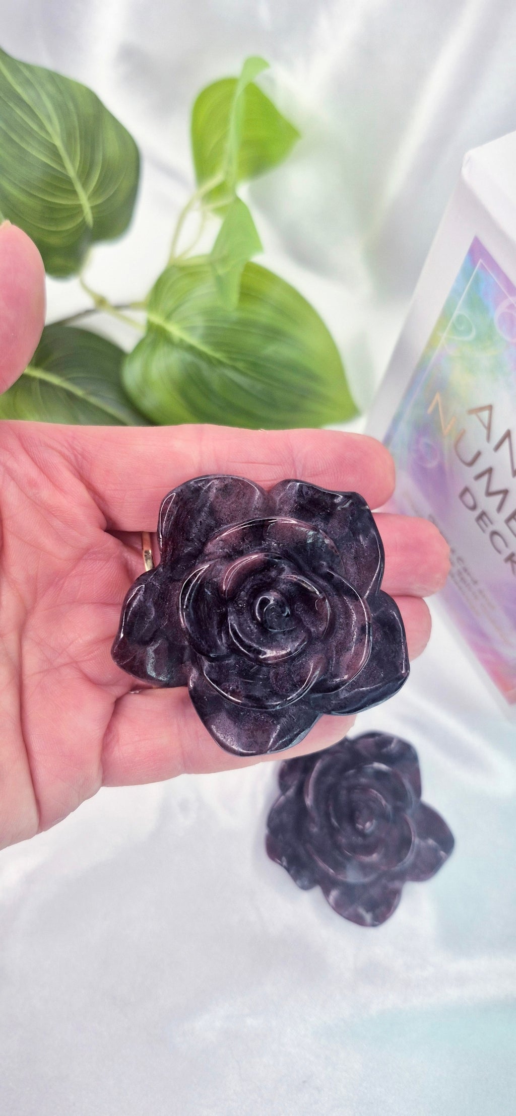 Garnet Mini Flower Carving